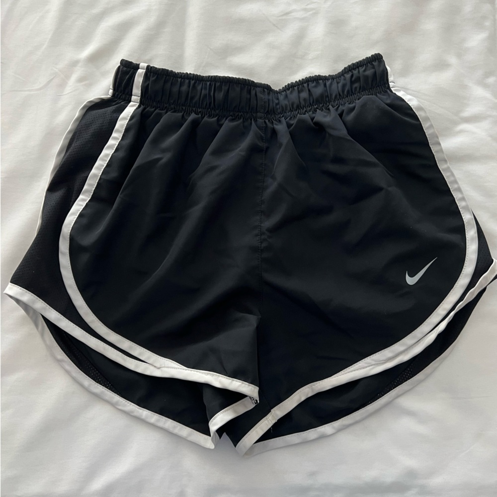 Black Nike shorts